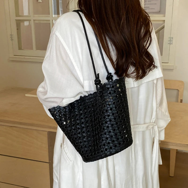 Fashion Hollow Woven Basket Bag Nested Package Soft Leather Shoulder Bag Large Capacity Beach Vacation Bucket Bag With Inner Bag