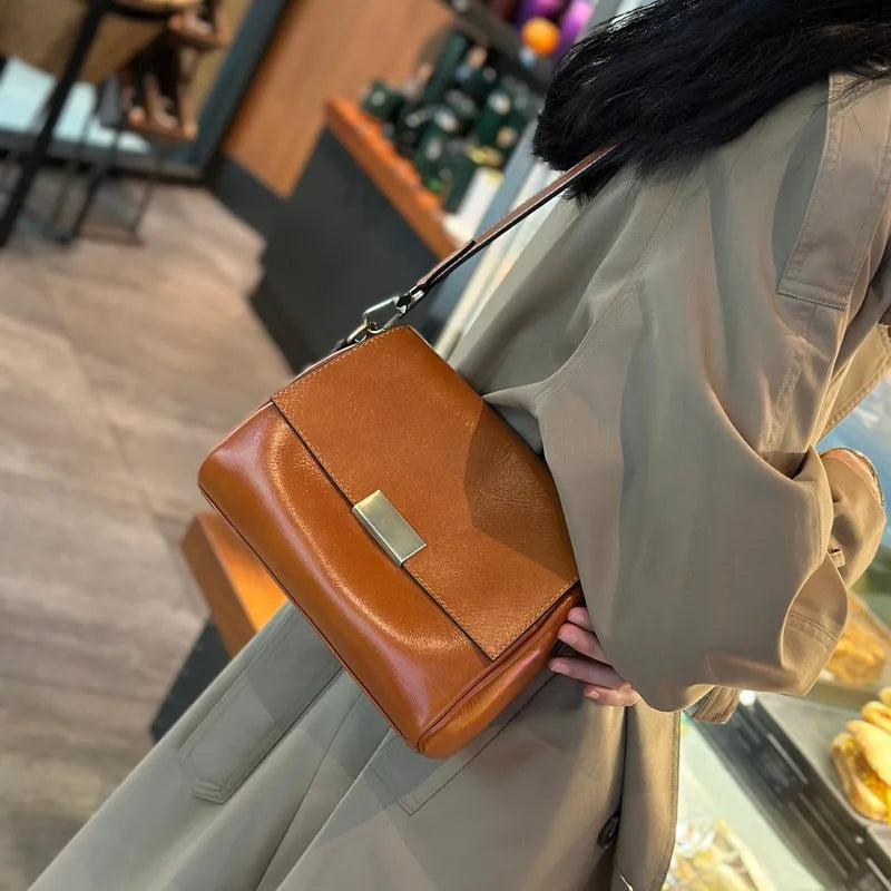 Fashion Handbags WOMEN crossbody bags Vintage Genuine leather women shoulder bag Small square bag soft leather cowhide